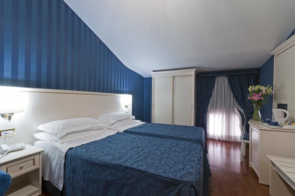 Trevi 41 Hotel Рим Экстерьер фото