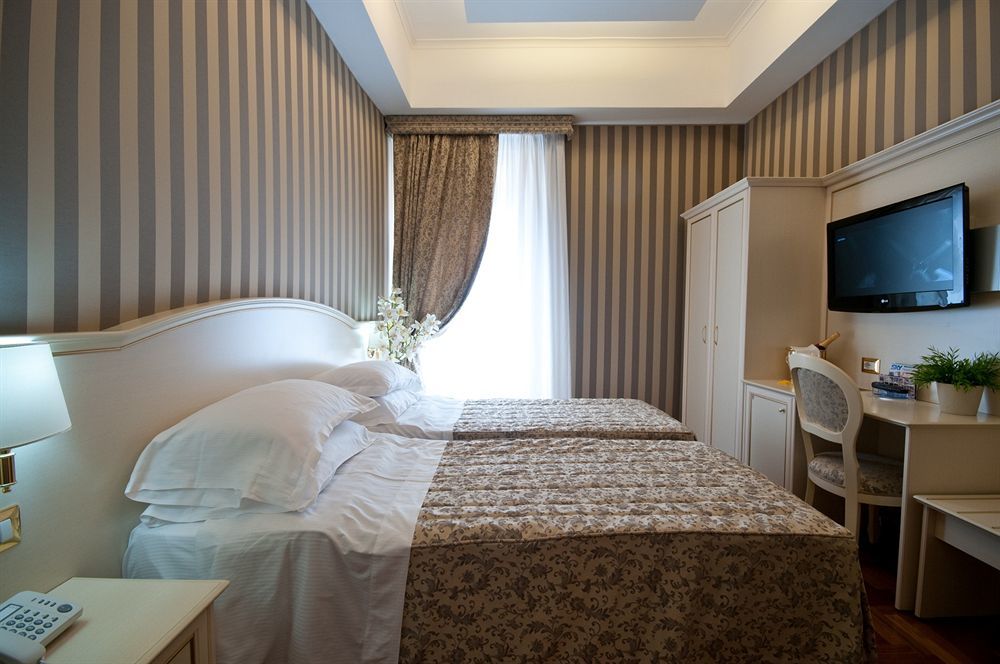 Trevi 41 Hotel Рим Экстерьер фото