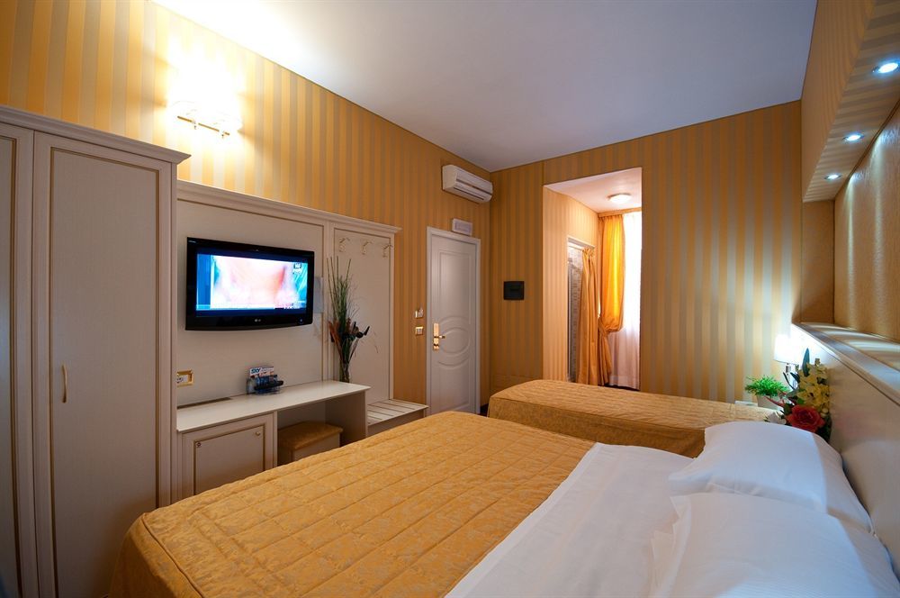 Trevi 41 Hotel Рим Экстерьер фото