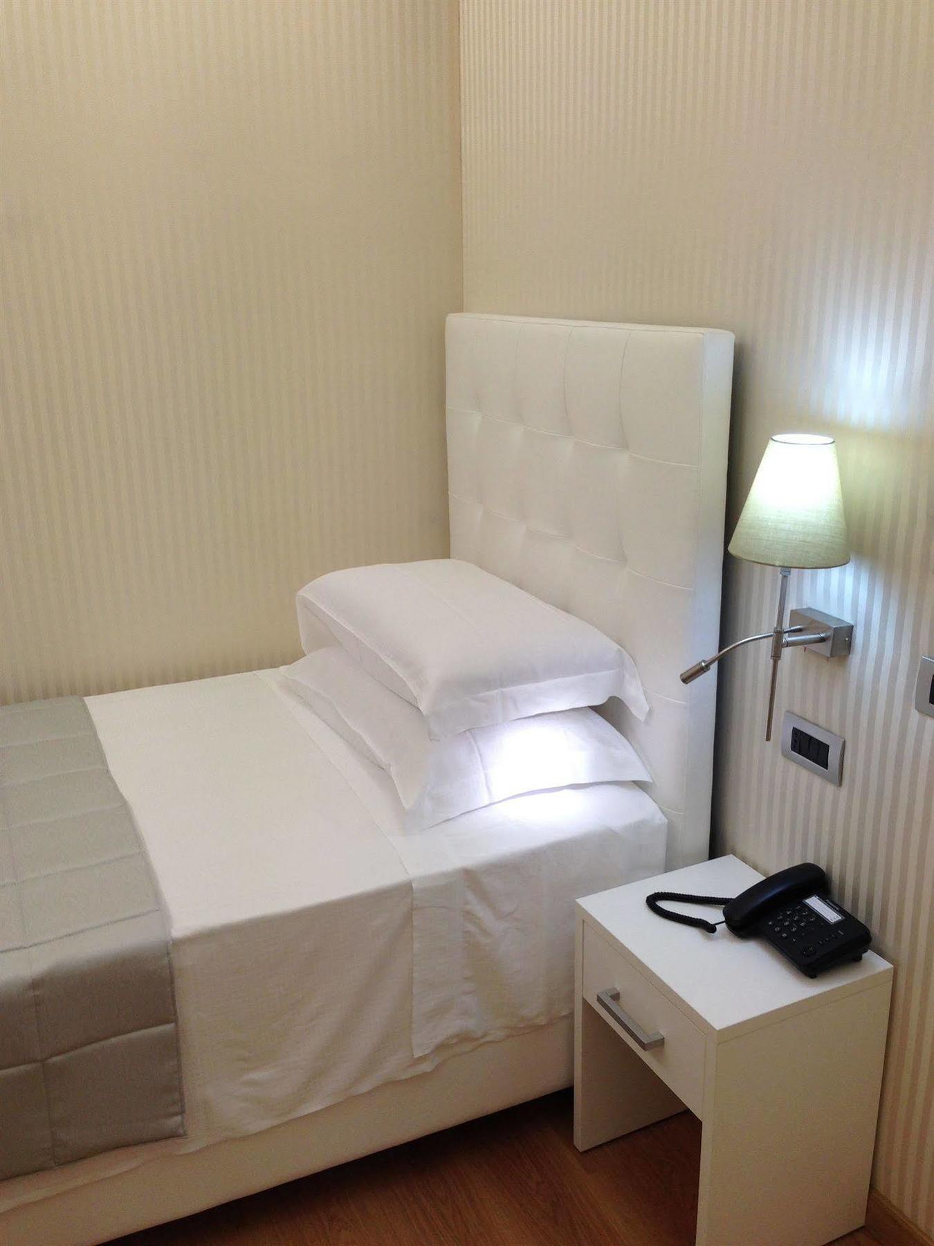 Trevi 41 Hotel Рим Экстерьер фото