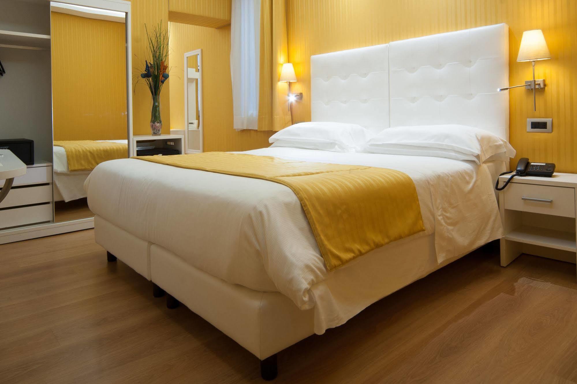 Trevi 41 Hotel Рим Экстерьер фото